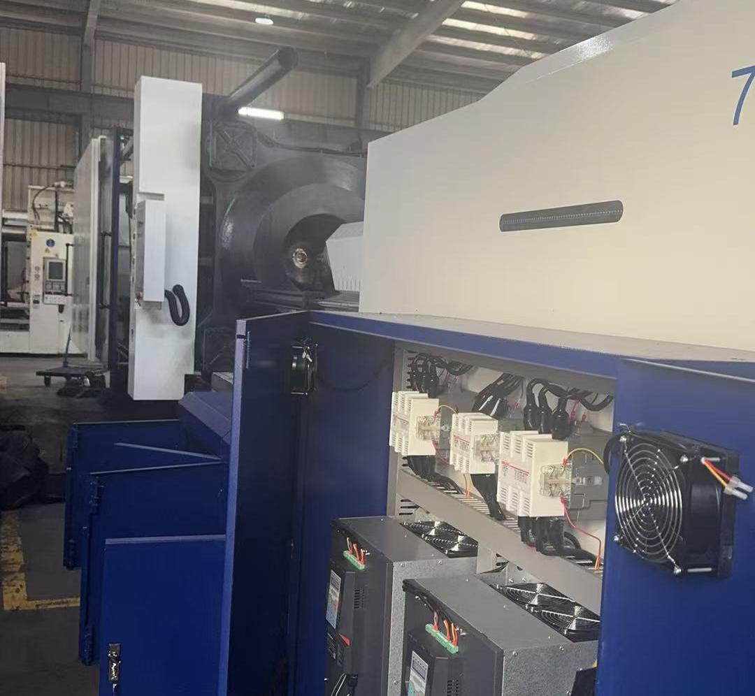 Haitian MAIII 100Ton injection molding machine